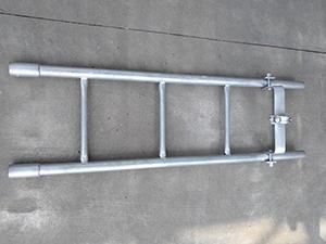 Escalera y soporte de escalera para andamios cuplock